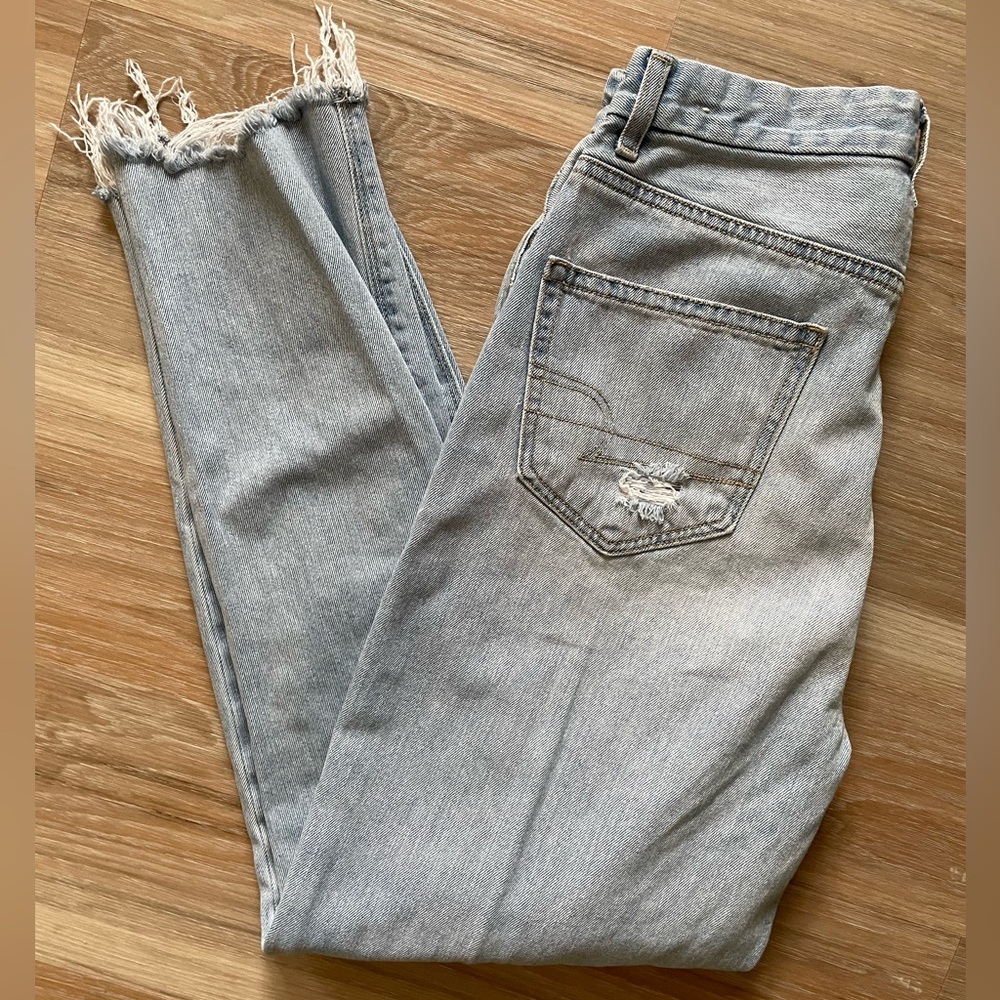 American Eagle Curvy Mom Jeans - Picture 10 of 13